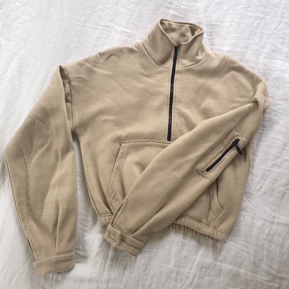 Pretty Little Thing Cropped Zipped Sweatshirt